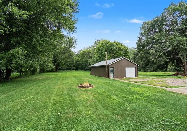 2nd image of 1375 S Poseyville Rd, Midland, MI 48640 | MLS# 61050217597