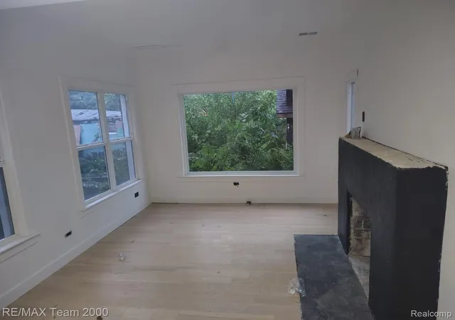 Photo 4 of Single family home for sale at 7439 Dexter Ave, Detroit, MI 48206 | MLS# 20261061976 | Listing updated on 2026-09-15