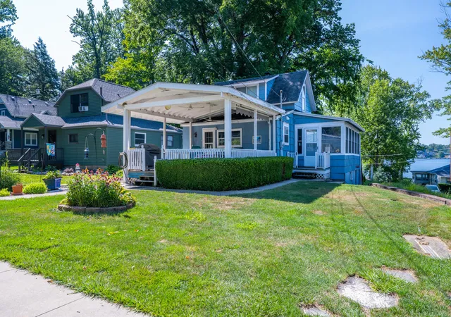 Photo 2 of Single family home for sale at 7830 Pear, Coloma, MI 49038 | MLS# 69026040988 | Listing updated on 2026-09-02