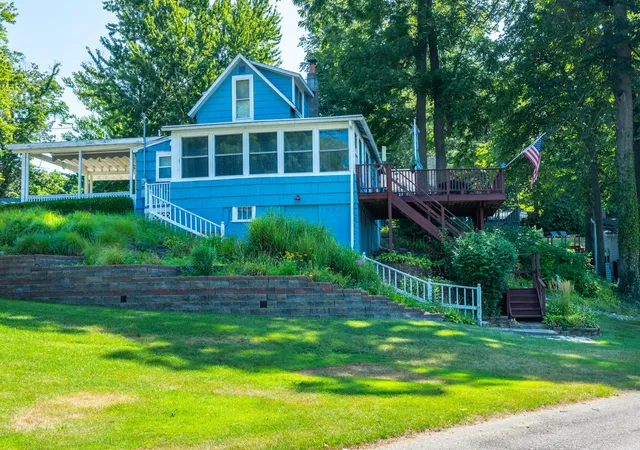 Photo 3 of Single family home for sale at 7830 Pear, Coloma, MI 49038 | MLS# 69026040988 | Listing updated on 2026-09-02