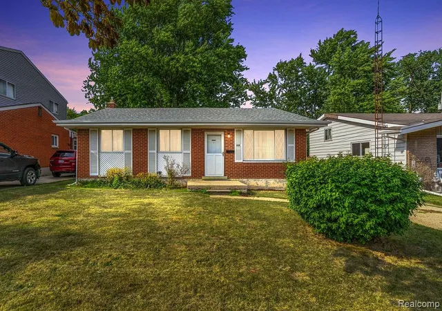 1st image of 909 Lochhead Ave, Flint, MI 48507 | MLS# 20261061988