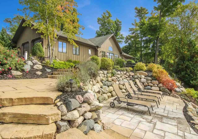 4th image of 4595 Ne Torch Lake Dr, Central Lake, MI 49622 | MLS# 78080072001