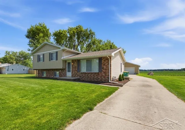 2nd image of 1790 Midland Rd, Bay City, MI 48706 | MLS# 61050217605