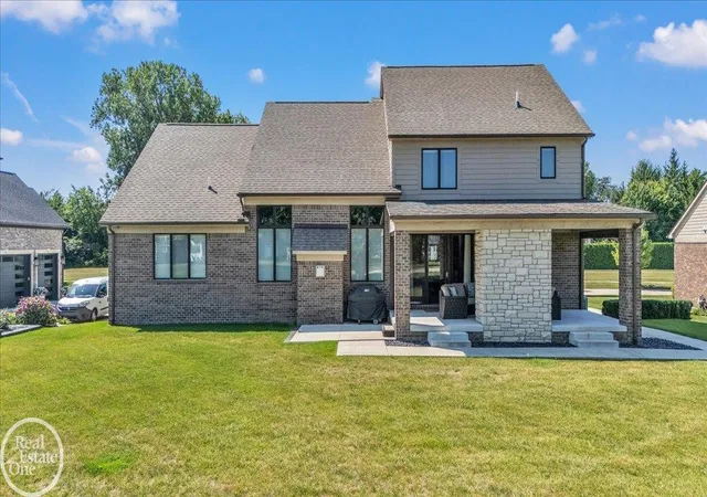 Photo 4 of Single family home for sale at 3941 Corkwood Dr, Sterling Heights, MI 48314 | MLS# 58050217609 | Listing updated on 2026-08-26