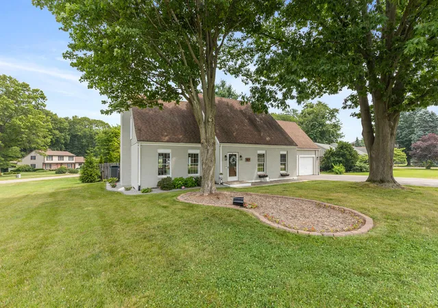 Photo 3 of Single family home for sale at 1629 Rhonda Rd, Saint Joseph, MI 49085 | MLS# 71026040998 | Listing updated on 2026-09-14