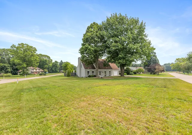 Photo 4 of Single family home for sale at 1629 Rhonda Rd, Saint Joseph, MI 49085 | MLS# 71026040998 | Listing updated on 2026-09-14