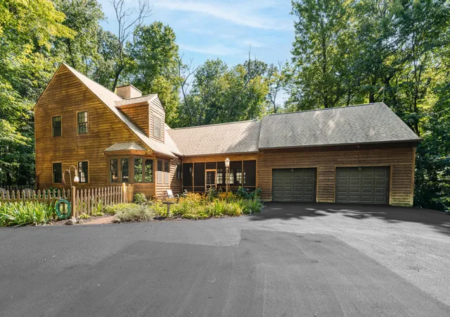 1st image of 10121 W R Ave, Mattawan, MI 49071 | MLS# 66026040996