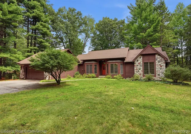 Photo 1 of Single family home for sale at 8636 Hidden Lake Dr, Howell, MI 48855 | MLS# 20261062006 | Listing updated on 2026-09-16
