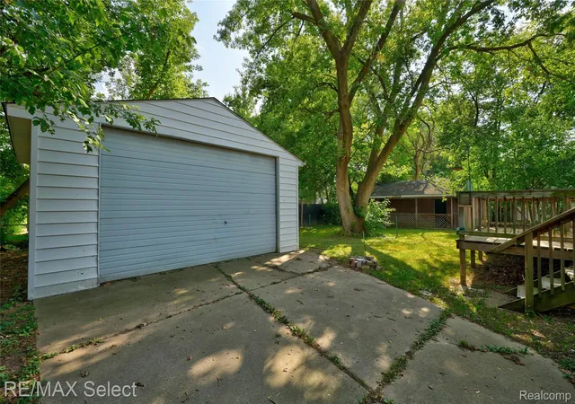Photo 4 of Single family home for sale at 1519 Lincoln Ave, Flint, MI 48507 | MLS# 20261062009 | Listing updated on 2026-09-16