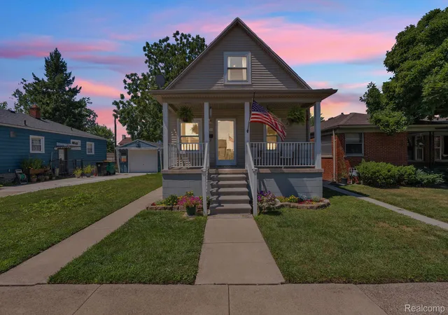 Photo 1 of Single family home for sale at 1270 Lincoln St, Wyandotte, MI 48192 | MLS# 20261062020 | Listing updated on 2026-09-05
