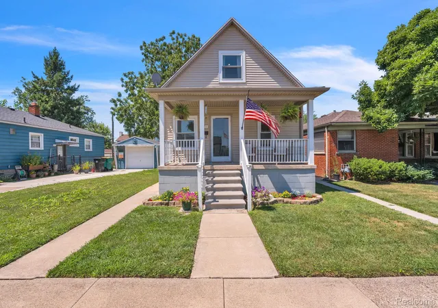 Photo 4 of Single family home for sale at 1270 Lincoln St, Wyandotte, MI 48192 | MLS# 20261062020 | Listing updated on 2026-09-05