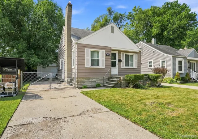 Photo 1 of Single family home for sale at 2400 Guthrie Ave, Royal Oak, MI 48067 | MLS# 20261062028 | Listing updated on 2026-10-06