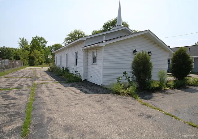 Photo 2 of Single family home for sale at 3141 S Vassar Rd, Davison, MI 48423 | MLS# 20261062033 | Listing updated on 2026-08-06