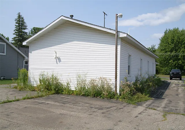 Photo 3 of Single family home for sale at 3141 S Vassar Rd, Davison, MI 48423 | MLS# 20261062033 | Listing updated on 2026-08-06