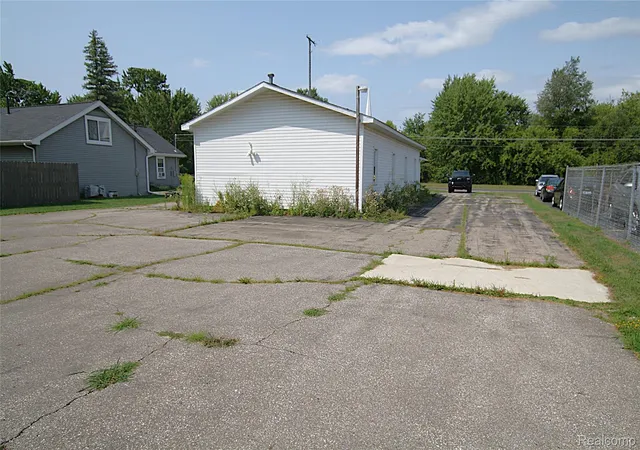 Photo 3 of Single family home for sale at 3141 S Vassar Rd, Davison, MI 48423 | MLS# 20261062033 | Listing updated on 2026-08-06