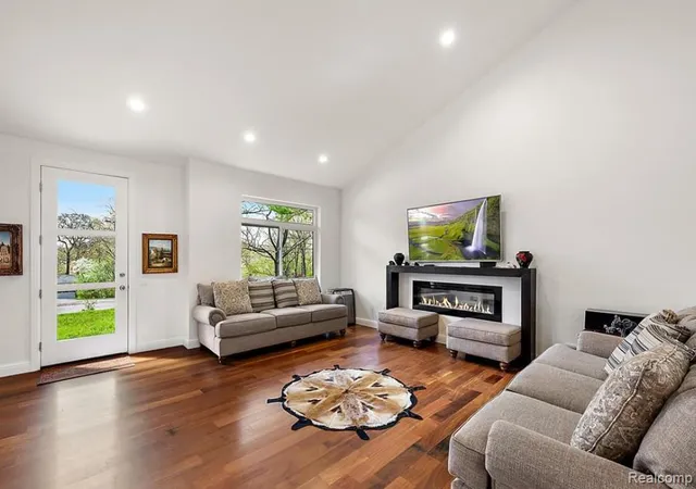 Photo 2 of Single family home for sale at 2404 Uplong St, West Bloomfield, MI 48324 | MLS# 20261062035 | Listing updated on 2026-09-01