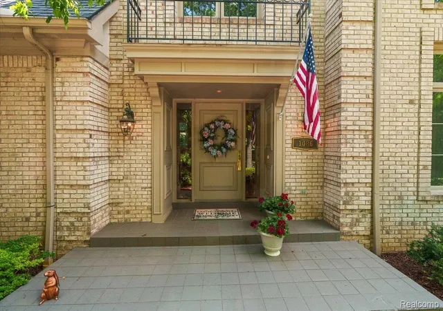 Listing Photo 4 - Condo for sale in building located at 1086 Autumn Ln, Bloomfield Hills, MI 48304