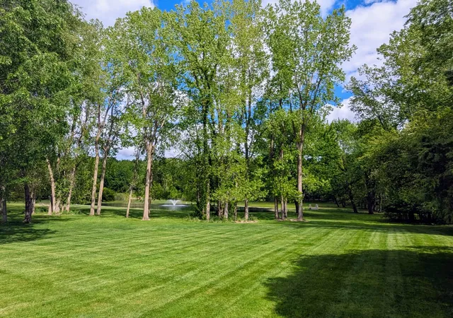 Photo 2 of Condo for sale at 2205 Lake Wood Dr, Jackson, MI 49203 | MLS# 55026041018 | Listing updated on 2026-10-05