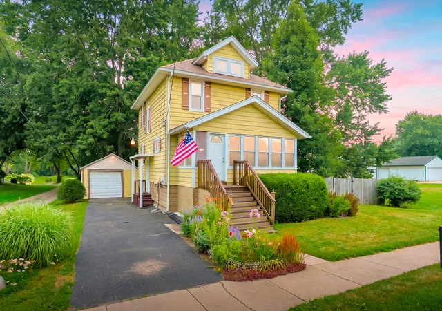 Photo 1 of Sale Pending at 2812 N Westnedge Ave, Kalamazoo, MI 49004 | MLS# 66026041010 | Listing updated on 2026-08-08