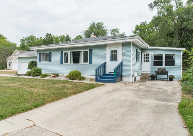 Photo 1 of Single family home for sale at 1916 Romence Rd, Portage, MI 49024 | MLS# 66026041015 | Listing updated on 2026-09-14