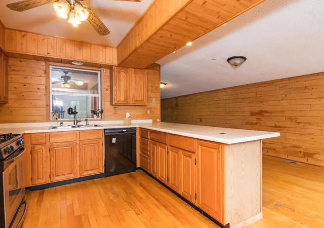 Photo 4 of Single family home for sale at 1916 Romence Rd, Portage, MI 49024 | MLS# 66026041015 | Listing updated on 2026-09-14