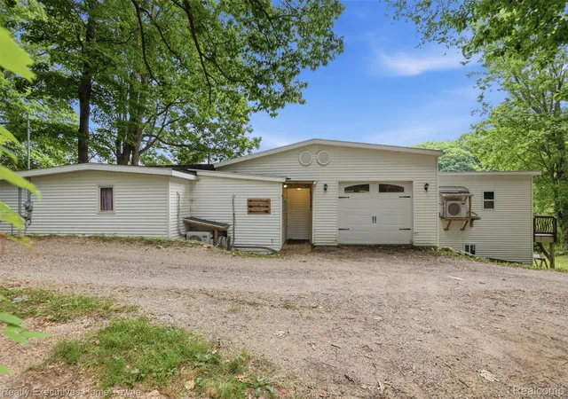 Photo 2 of Single family home for sale at 2665 Geneva Lake Dr, Shelbyville, MI 49344 | MLS# 20261062045 | Listing updated on 2026-09-19