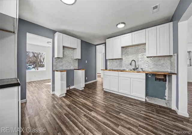Photo 4 of Single family home for sale at 13849 Leonard Ave, Warren, MI 48089 | MLS# 20261062048 | Listing updated on 2026-09-06