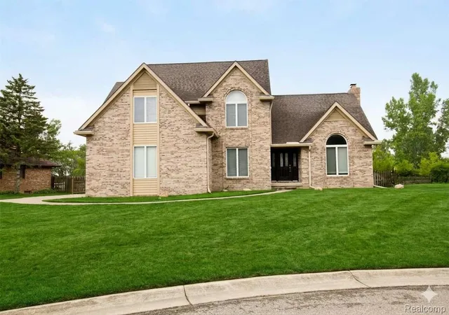 Photo 1 of Sale Pending at 6485 Hickory Holw Ct, Flint, MI 48532 | MLS# 20261062047 | Listing updated on 2026-09-15