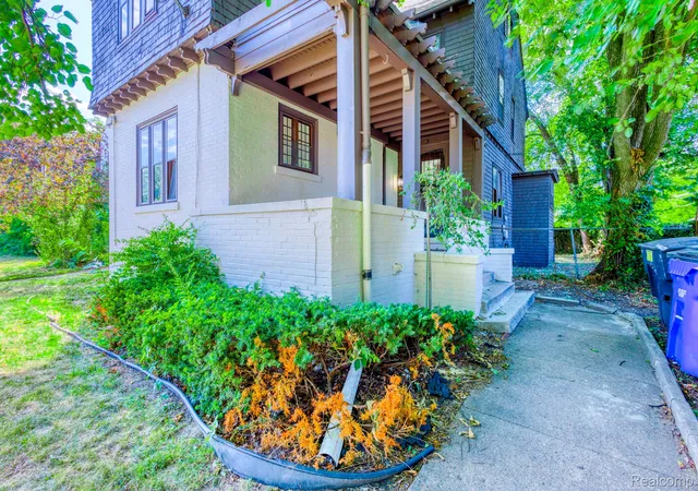 2nd image of 8129 E Lafayette St, Detroit, MI 48214 | MLS# 20261062050