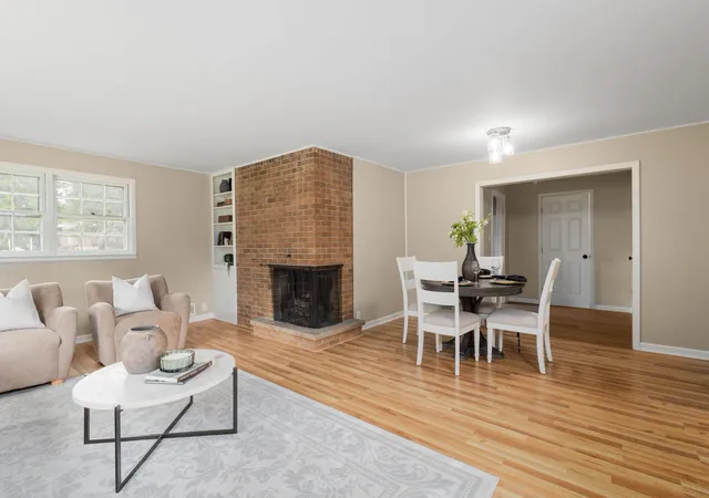 Photo 3 of Single family home for sale at 811 Tomahawk Ln, Niles, MI 49120 | MLS# 69026041026 | Listing updated on 2026-09-14