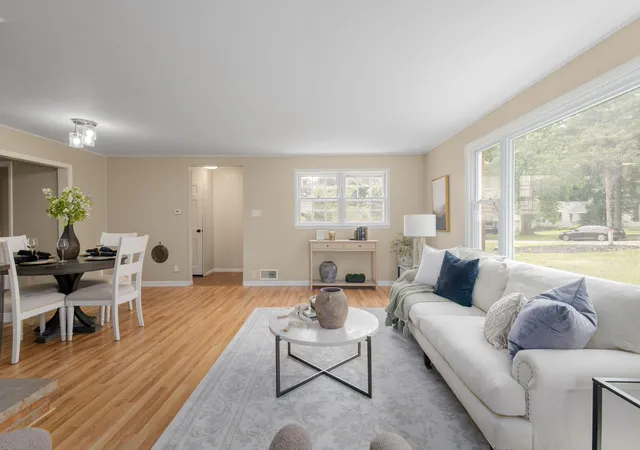Photo 4 of Single family home for sale at 811 Tomahawk Ln, Niles, MI 49120 | MLS# 69026041026 | Listing updated on 2026-09-14