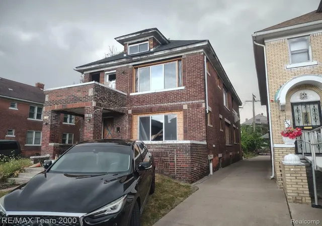 Photo 1 of Sale Pending at 3262 Tuxedo St, Detroit, MI 48206 | MLS# 20261062060 | Listing updated on 2026-09-02
