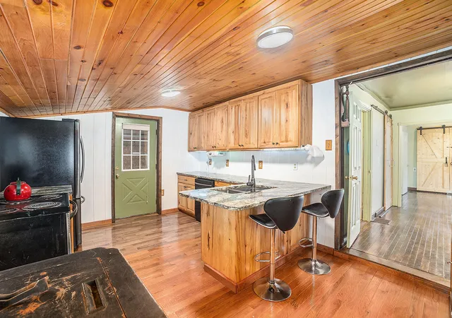 Photo 4 of Single family home for sale at 2249 E Ferry St, Shelby, MI 49455 | MLS# 67026041038 | Listing updated on 2026-08-06