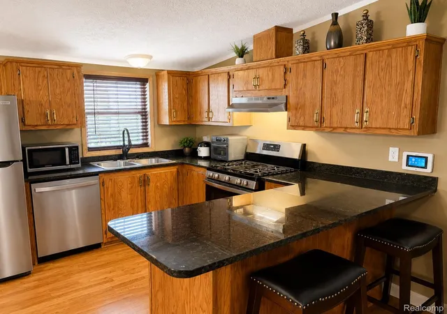 Photo 3 of Single family home for sale at 3730 Lapeer Rd, Port Huron, MI 48060 | MLS# 20261062071 | Listing updated on 2026-08-31