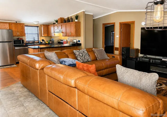 Photo 4 of Single family home for sale at 3730 Lapeer Rd, Port Huron, MI 48060 | MLS# 20261062071 | Listing updated on 2026-09-21