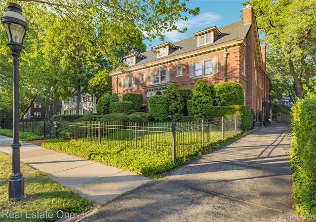 Photo 3 of Mansion for sale at 1764 Seminole, Detroit, MI 48214 | MLS# 20261062076 | Listing updated on 2026-09-16