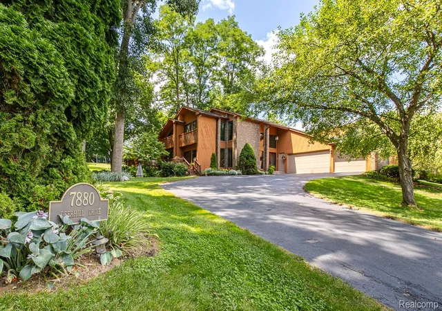 Photo 1 of Single family home for sale at 7880 Deerhill Dr, Clarkston, MI 48346 | MLS# 20261062078 | Listing updated on 2026-08-30