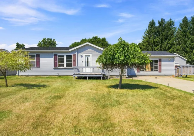 1st image of 97 N Flower St, Croswell, MI 48422 | MLS# 61050217635