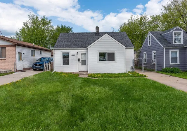 Photo 1 of Single family home for sale at 26620 Belleair St, Roseville, MI 48066 | MLS# 58050217639 | Listing updated on 2026-09-10