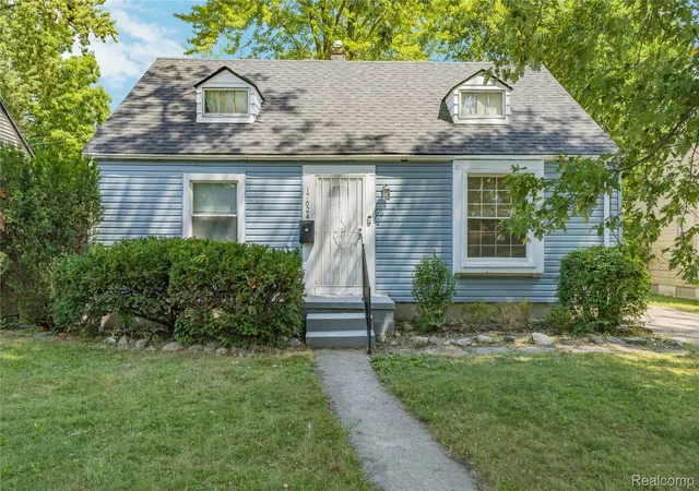 Photo 1 of Single family home for sale at 17624 Winston St, Detroit, MI 48219 | MLS# 20261062096 | Listing updated on 2026-08-08