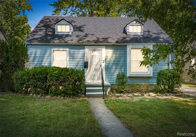 Photo 2 of Single family home for sale at 17624 Winston St, Detroit, MI 48219 | MLS# 20261062096 | Listing updated on 2026-08-08