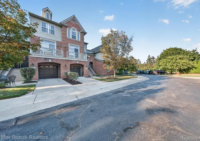 Photo 3 of Condo for sale at 37508 Newburgh Park Cir, Livonia, MI 48152 | MLS# 20261062103 | Listing updated on 2026-09-08