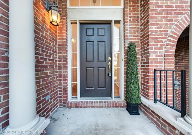 Photo 3 of Condo for sale at 37508 Newburgh Park Cir, Livonia, MI 48152 | MLS# 20261062103 | Listing updated on 2026-09-08