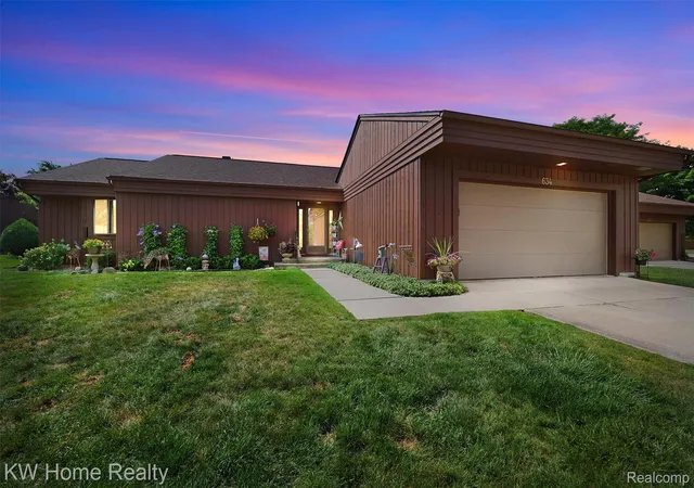 Listing Photo 1 - Condo for sale in building located at 634 Applegate Ln, Grand Blanc, MI 48439