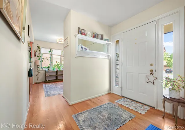 Listing Photo 5 - Condo for sale in building located at 634 Applegate Ln, Grand Blanc, MI 48439