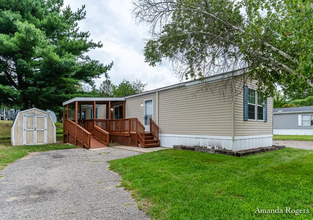 1st image of 11369 Dorothy St Se, Lowell, MI 49331 | MLS# 65026041060