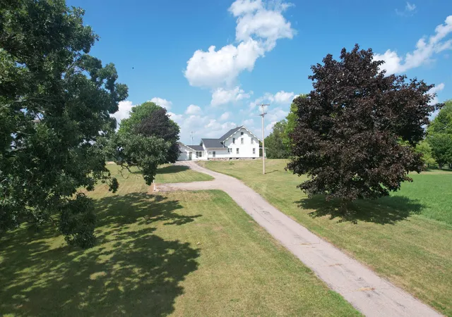 2nd image of 5821 Cole Rd, Bancroft, MI 48414 | MLS# 60050217652