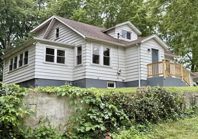 1st image of 2846 Oak St, Stevensville, MI 49127 | MLS# 71026041069