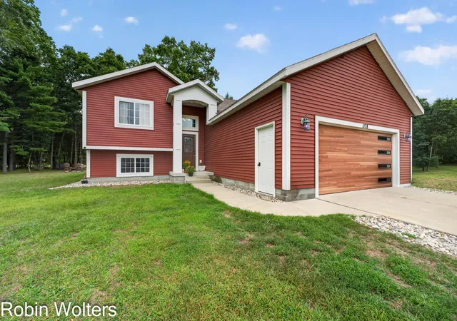 Photo 1 of Sale Pending at 1178 Copper Crk Dr, Muskegon, MI 49442 | MLS# 71026041077 | Listing updated on 2026-08-11