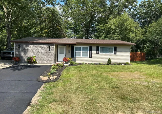 Photo 1 of Single family home for sale at 2564 Mueller Rd, Lake Orion, MI 48359 | MLS# 20261062142 | Listing updated on 2026-09-03